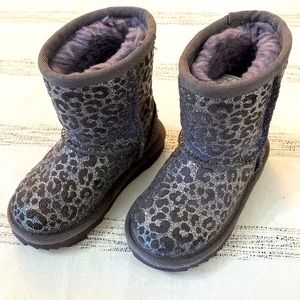 💕UGG Toddler Classic II Gray Metallic Leopard Print Boots💕
